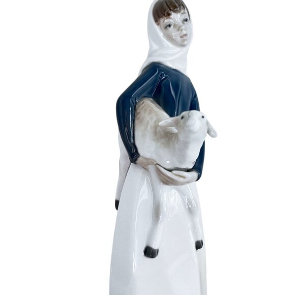 Lladró Porcelain Figurine Girl With Lamb #01004504 Retired Handcrafted In Spain - Picture 3 of 8
